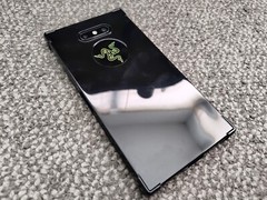 Unlocked Razer Phone 2 – 64GB – 8GB RAM – 120Hz LCD – 2.8Ghz CPU – Mirror Black