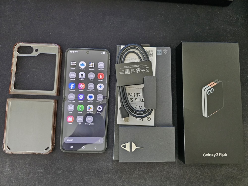 Samsung Galaxy Z Flip6 256GB Black SM-F741U1 Factory Unlocked – bad touch screen