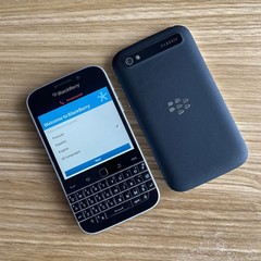 A++ BlackBerry Classic Q20 SQC100-4 16 GB – (Unlocked) 4G Qwerty Keyboard Phone