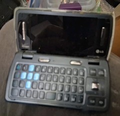 LG VX-9200 Cell Phone 3.0 mp Qwerty Keyboard Untested