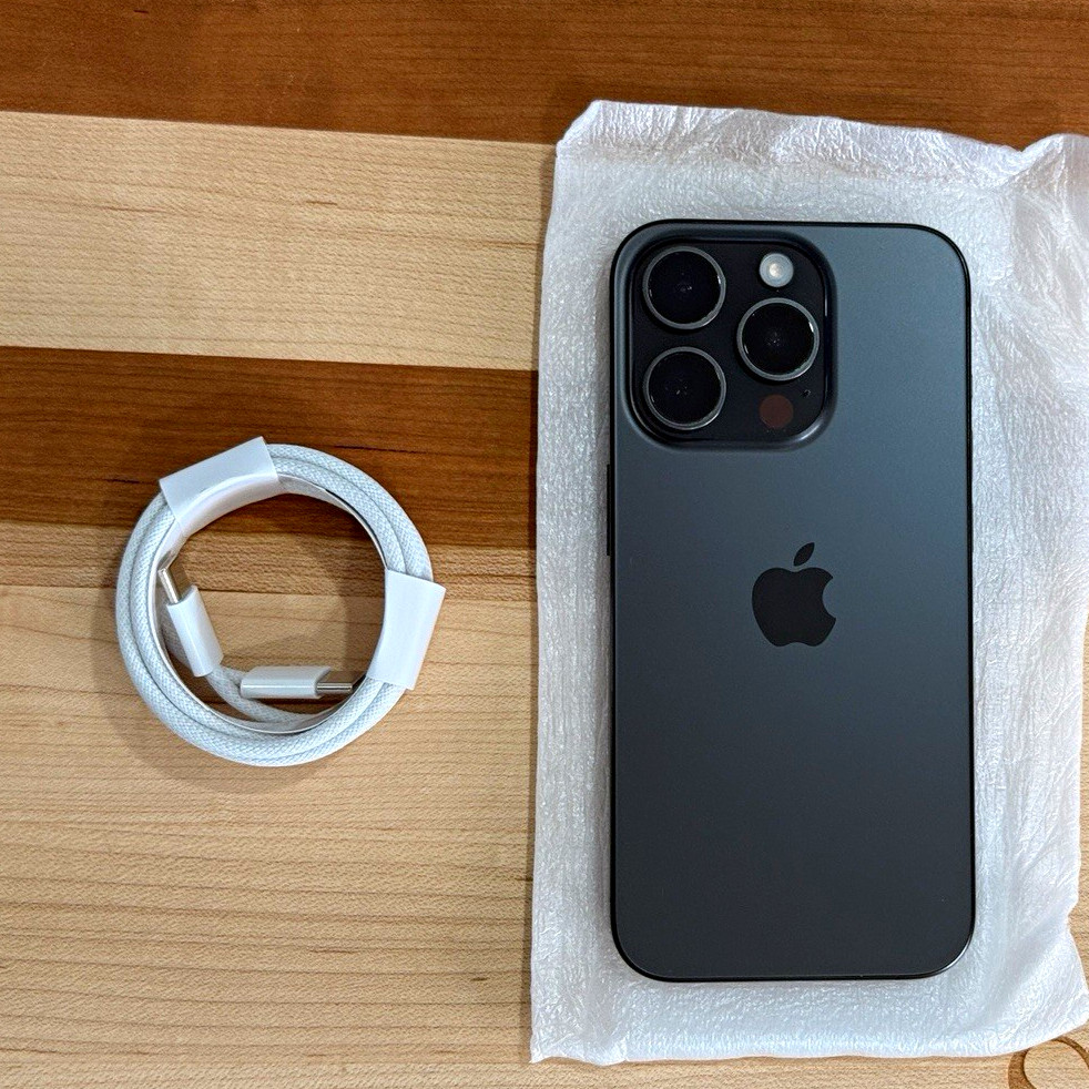 Apple iPhone 15 Pro 256GB Black 6.1in iOS 48MP 5G Bluetooth Wi-Fi NFC