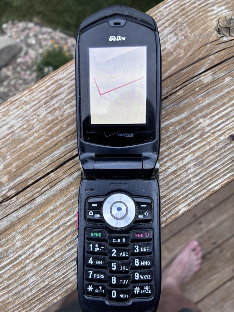 Casio G&rsquo;zOne Rock Mobile Flip Phone – Works Good
