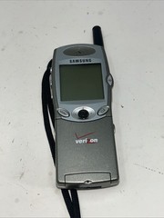 Samsung SCH-T300 – Gray and Black ( Verizon ) Box and Accessories WORKS