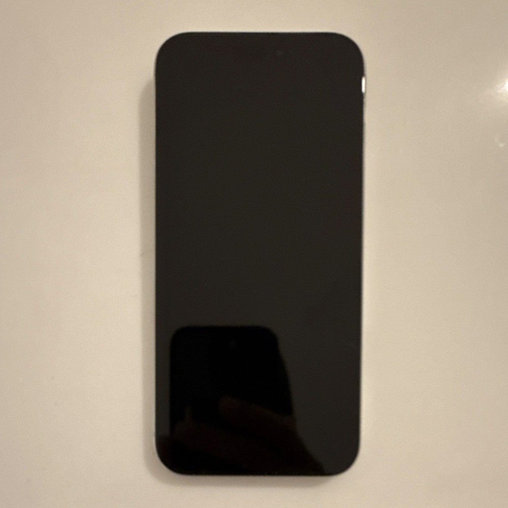 Apple White Smartphone Triple Rear Cameras USB-C Wi-Fi Bluetooth iOS Bar Style