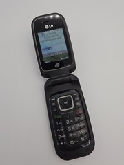 🔥LG 440GB – Black (TracFone) Prepaid GSM Basic Camera Flip Cell Phone ⭐NICE⭐