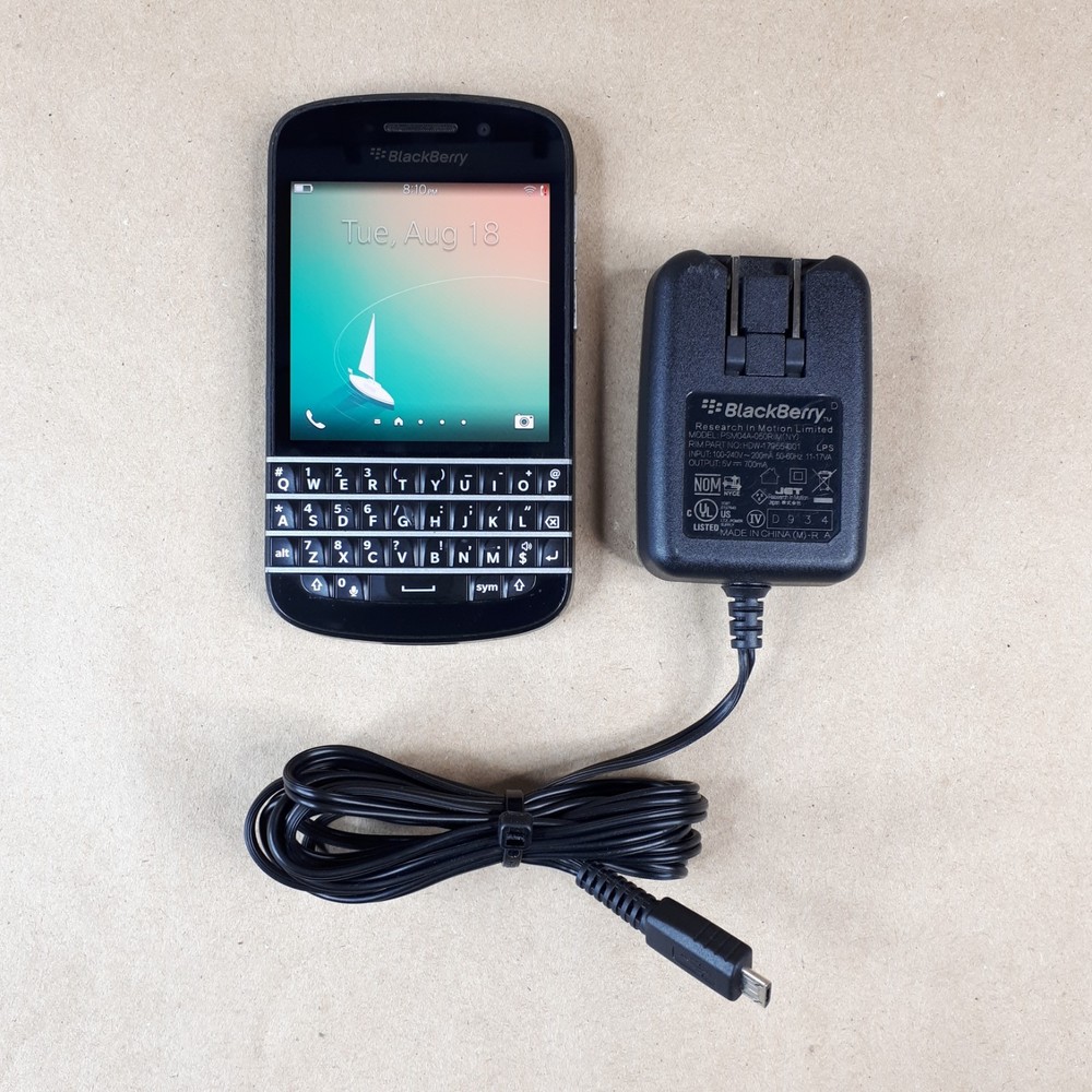 BlackBerry Q10 SQN100-1 16 GB 2 GB RAM Black Unlocked BlackBerry OS E7084