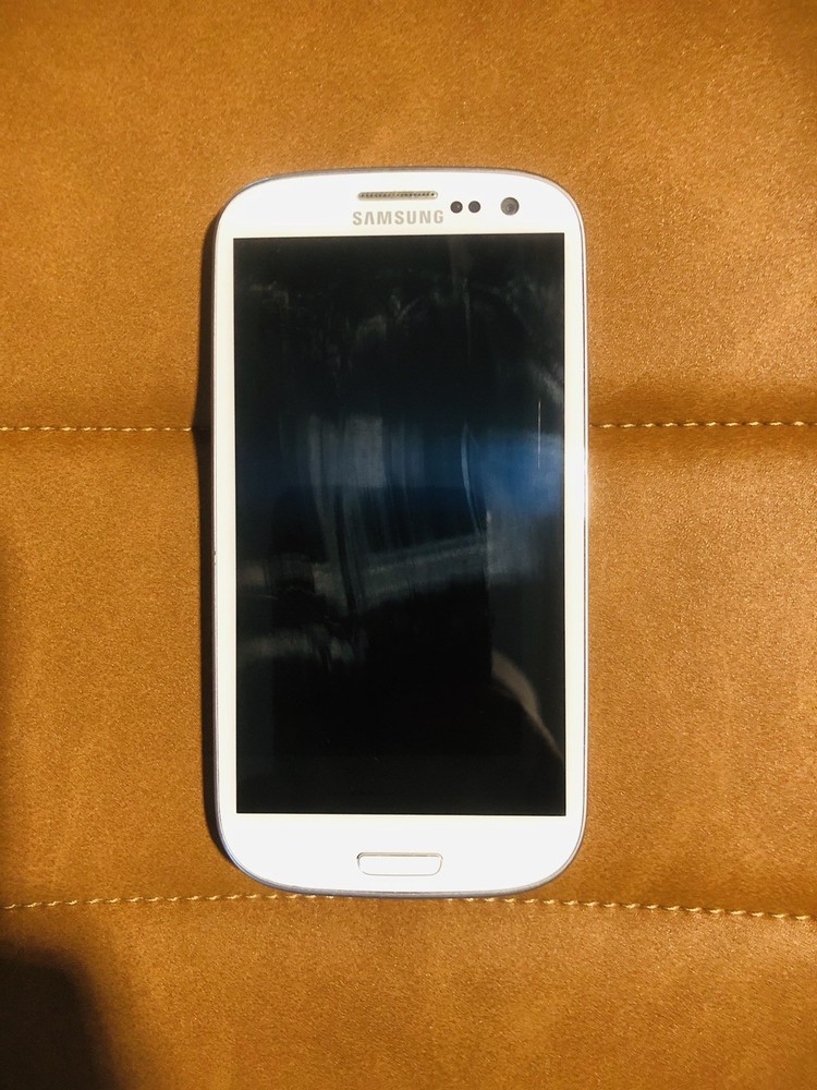 Samsung Galaxy S III (S3) 16GB – White (Virgin Mobile)