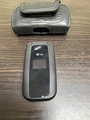 LG 440GB – Black (TracFone) Prepaid GSM Basic Camera Flip Cell Phone Unit W/Case