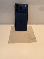 Apple iPhone 17 Pro – 256 GB – Deep Blue (Unlocked)