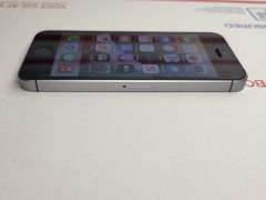 Apple iPhone SE – 32 GB – (Fully Unlocked) A1662 – 100% Battery
