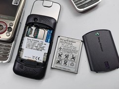 Sony Ericsson W395 2G GSM 850 / 900 / 1800 / 1900 Unlocked mobile Cellphone