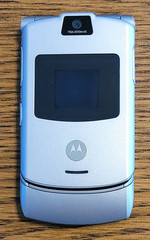 Motorola RAZR / Razor V3 – Silver ( AT&T ) Cellular GSM Flip Phone – Great Shape