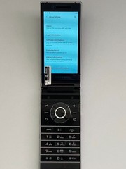 Samsung SM-W2019 Factory Unclocked dual sim card 4G Android Flip Phone