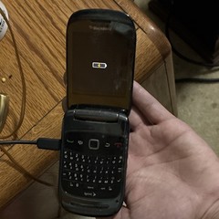 BlackBerry 9670 Flip Phone QWERTY Sprint Black 512MB 2.4in 3.2MP