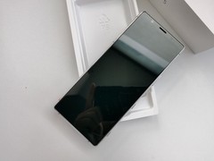 Sony Xperia 5 – 64 GB – (Unlocked) Android microSDXC 6.1&Prime; Japanese version