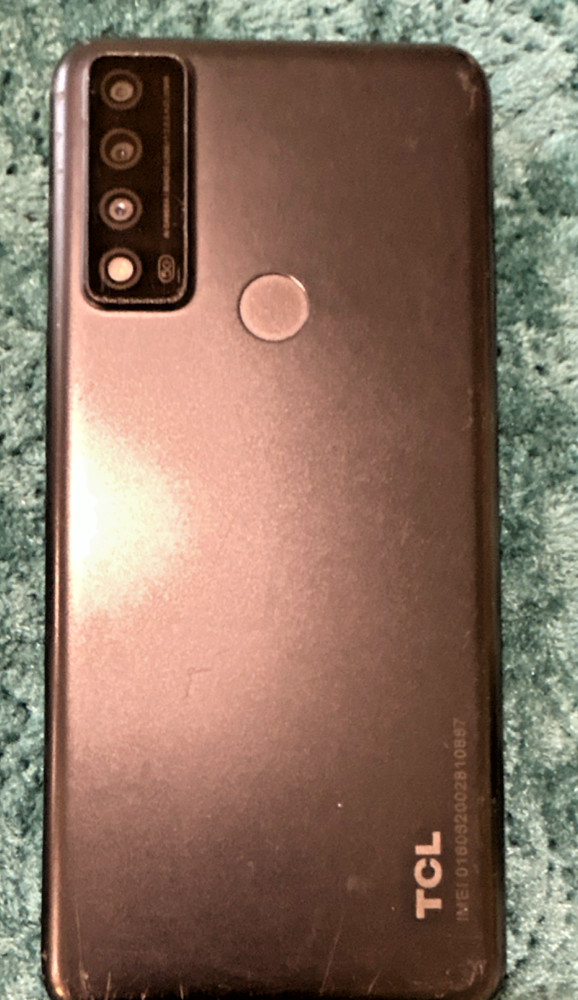 TCL Black Smartphone Triple Rear Camera Bar Style broken screen for parts only