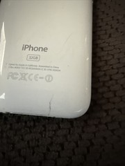 Apple iPhone 3GS – 32 GB – White (AT&T)