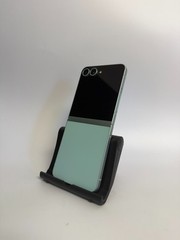 AT&T Samsung Galaxy Z Flip6 256GB Mint – Good – Minor screen flaw