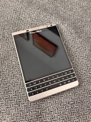 BlackBerry Passport SE 64GB Unlocked 4.5in 13MP QWERTY Keyboard