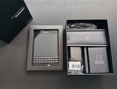 Unlocked BlackBerry Passport Q30 (SQW100-1) 32GB+3GB Black Smartphone Gift