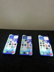Apple iPhone 12 – 64 GB (Unlocked) – DAMAGED/BROKEN – Lot Of 3