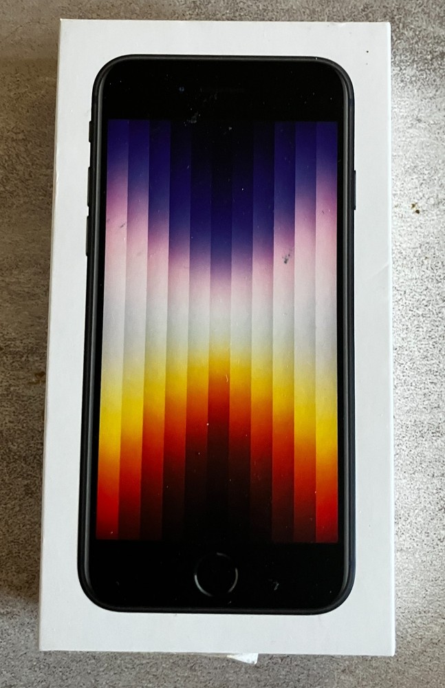 Apple iPhone SE SE3 3rd gen A2595 64GB Black Total Wireless / Straight Talk