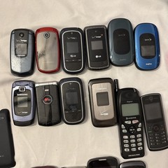 Lot Of Smart & Flip Phones, Untested, Parts / Repair, Mixed Brands & Models