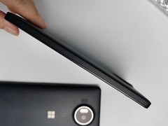 Microsoft Lumia 950 XL – 32 GB – (Unlocked) 5.7&Prime; microSDXC Smartphone