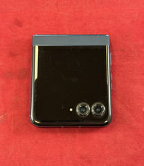 Motorola razr 2025 256GB (Unlocked) – PANTONE Gibraltar Sea