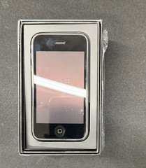 Apple iPhone 3G – 16GB – White (AT&T) A1241 (GSM) Fast Ship Good Used CRACK