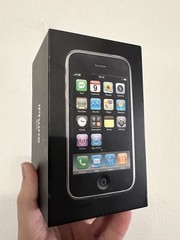 Apple iPhone 3G 8GB 2008 Original With Box and Accessories