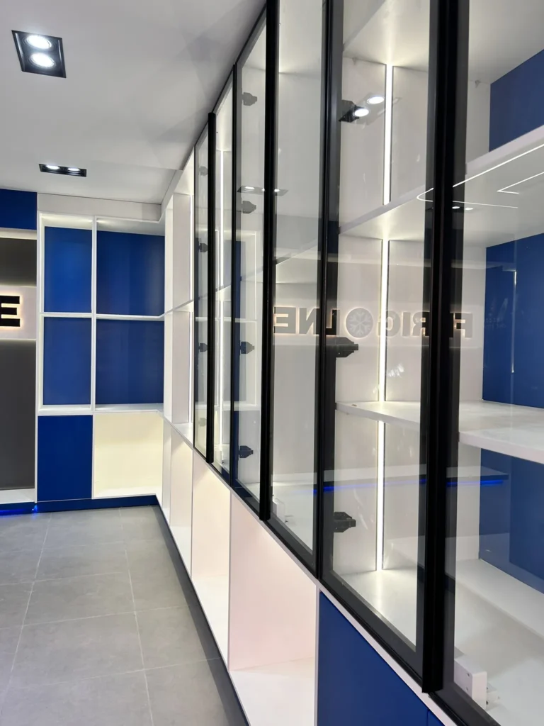 Frigoline showroom glass display shelving
