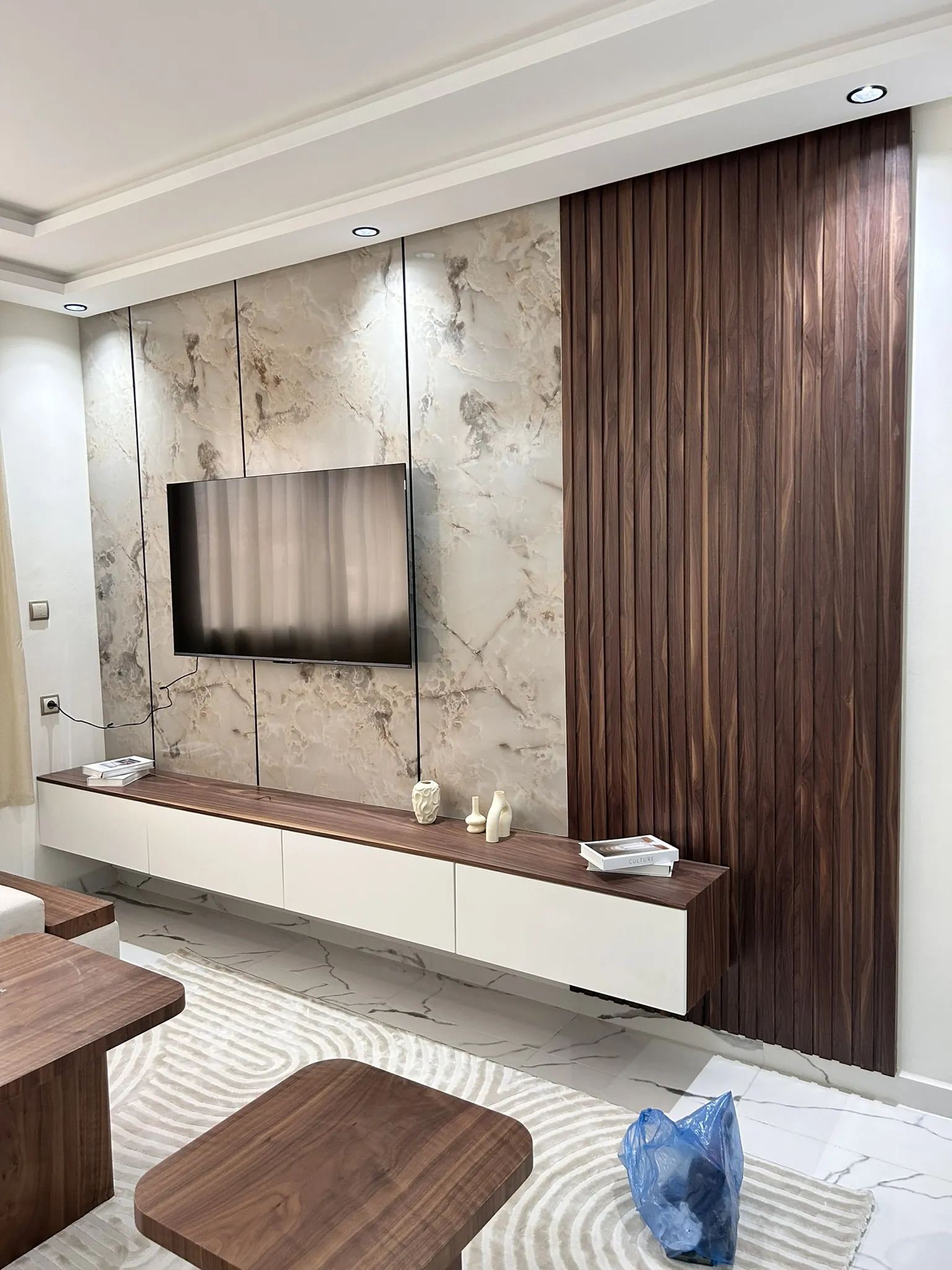 Modern living room marble walnut tv wall floating unit 02